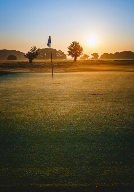 RightImageGolf