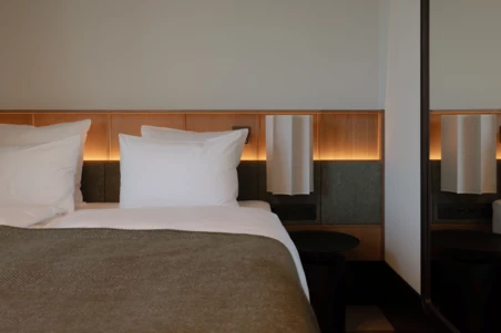 CORI Hotel Comfort Ocean View bed