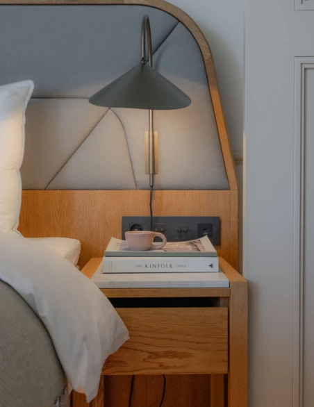 /media/797/download/Romm%20details%20nightstand.jpg?v=1