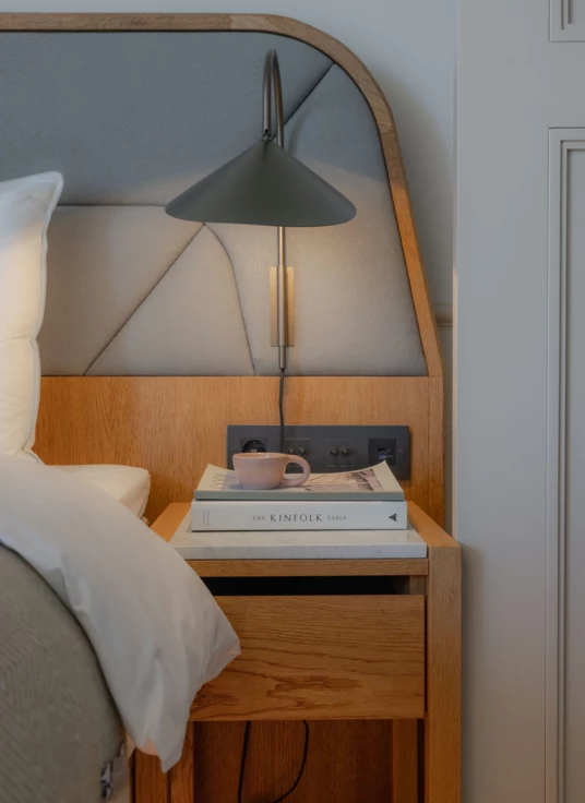 Romm details nightstand