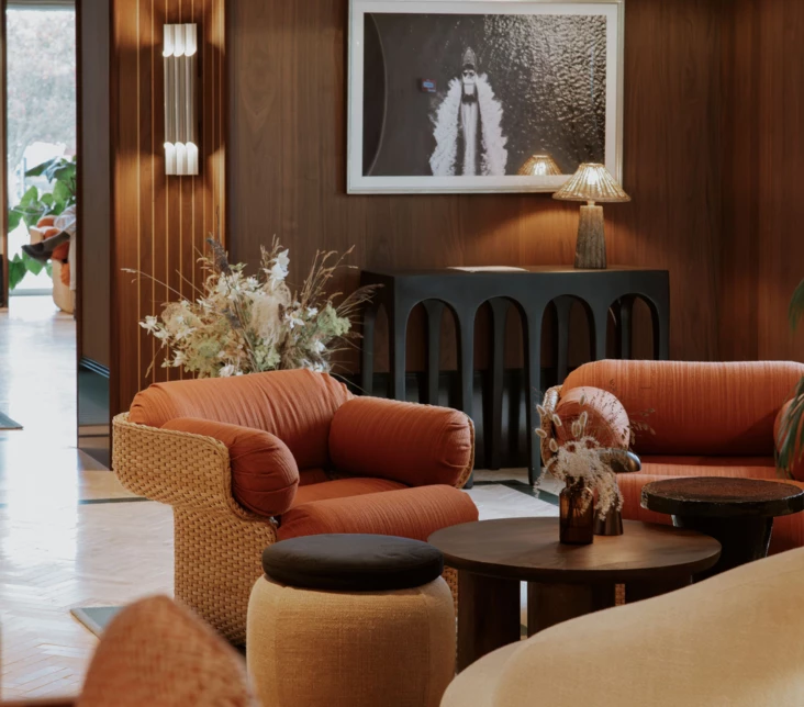 /media/827/download/The%20Jetty%20bar%20CORI%20Hotel%20Hornb%C3%A6k%20sofa.jpg?v=1