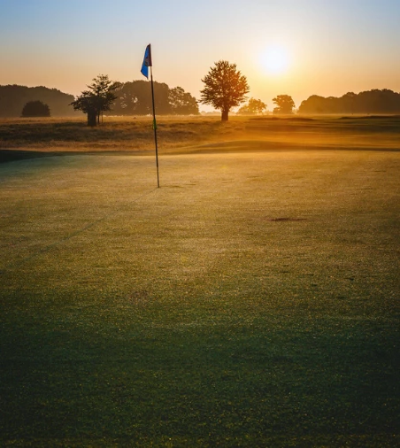 RightImageGolf