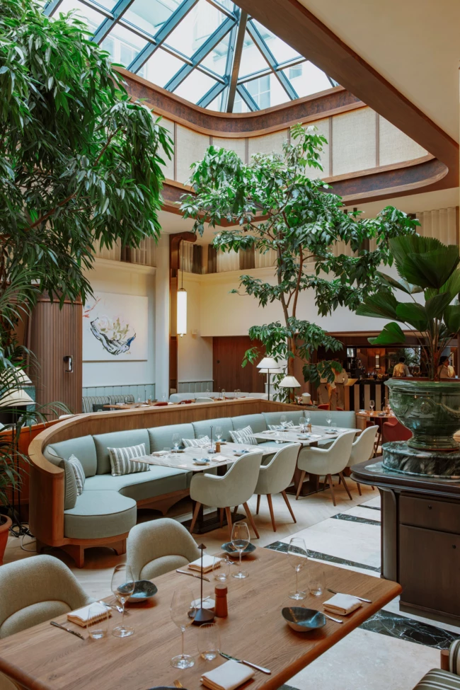 CORI Table restaurant seating